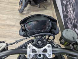 2022 Triumph STREET TRIPLE RS Black