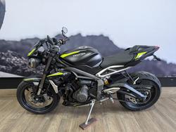2022 Triumph STREET TRIPLE RS Black