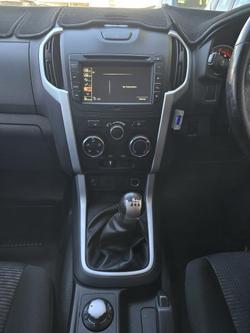 2017 Isuzu D-MAX LS-M