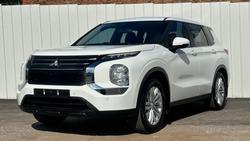 2022 Mitsubishi Outlander ES