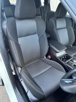 2022 Mitsubishi Outlander ES