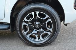 2024 Toyota Hilux SR5 48V GUN126R 4X4 Dual Range Frosted White