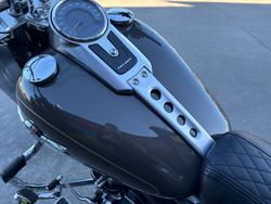 2018 HARLEY-DAVIDSON FLFBS FAT BOY S (114) (CUST) Grey