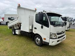 2015 Hino 300 Series