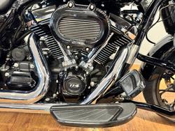 2019 Harley-Davidson FLHRXS ROAD KING SP CUSTOM Black