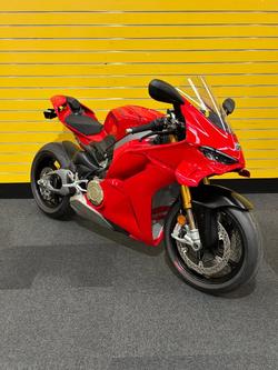 2024 DUCATI PANIGALE V4R Red
