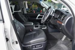2019 Toyota Landcruiser VX VDJ200R 4X4 Dual Range Glacier White