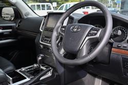 2019 Toyota Landcruiser VX VDJ200R 4X4 Dual Range Glacier White