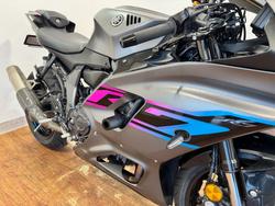 2024 Yamaha YZF-R7LA GREY