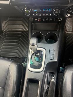 2020 Toyota Hilux SR5