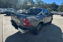 2022 Toyota Hilux SR5