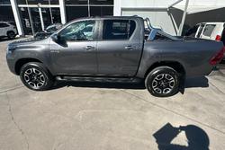 2022 Toyota Hilux SR5