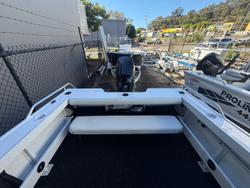 2027 QUINTREX 430 Fishabout