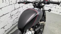 2026 Triumph Bonneville Bobber Bobber Black