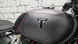 2026 Triumph Bonneville Bobber Bobber Black