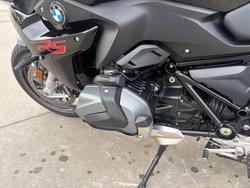 2022 BMW Motorrad R 1250 R TRIPLE BLACK Black