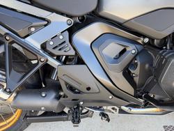 2025 BMW Motorrad R 1300 GS ADVENTURE OPTION 719 Aurelius Green Metallic Matt