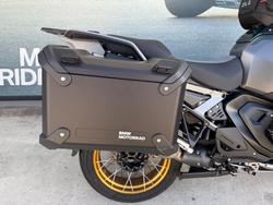 2025 BMW Motorrad R 1300 GS ADVENTURE OPTION 719 Aurelius Green Metallic Matt