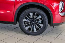 2025 Mitsubishi Outlander LS
