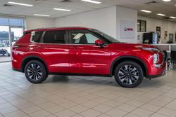 2025 Mitsubishi Outlander LS