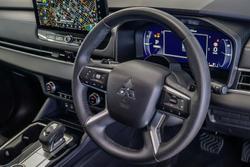 2025 Mitsubishi Outlander LS