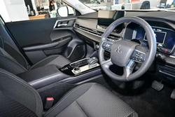 2025 Mitsubishi Outlander LS
