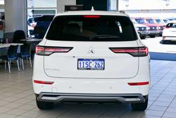 2025 Mitsubishi Outlander LS