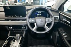 2025 Mitsubishi Outlander LS