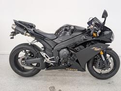 Yamaha YZF-R1