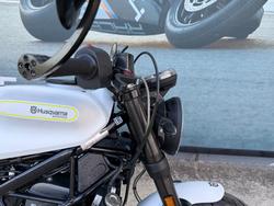 2018 HUSQVARNA VITPILEN 401 White