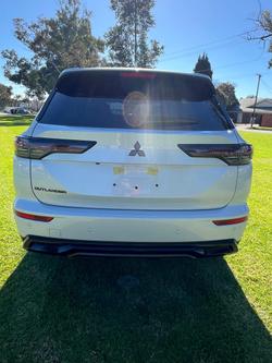 2026 Mitsubishi Outlander Black Edition ZM MY26 White Diamond