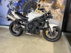 2012 Triumph STREET TRIPLE WHITE