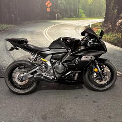 Yamaha YZF-R7LA