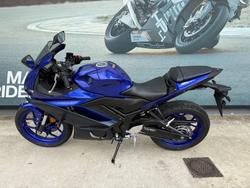 2024 Yamaha YZF-R3 Blue