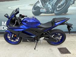 2024 Yamaha YZF-R3 Blue