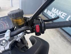 2025 CFMOTO 450 NK White