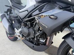 2025 CFMOTO 450 NK White