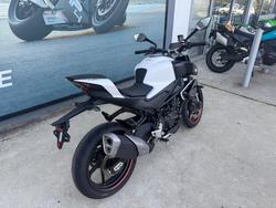2025 CFMOTO 450 NK White