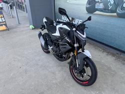 2025 CFMOTO 450 NK White