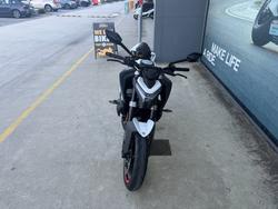 2025 CFMOTO 450 NK White