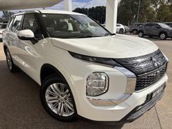 2024 Mitsubishi Outlander ES