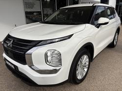 2024 Mitsubishi Outlander ES