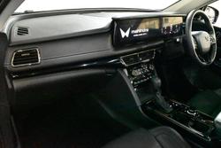 2024 Mahindra XUV700 AX7L Black Edition