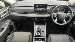 2023 Mitsubishi Outlander ES