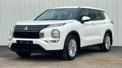 2023 Mitsubishi Outlander ES