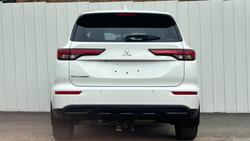 2023 Mitsubishi Outlander ES