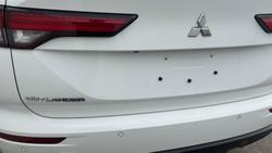2023 Mitsubishi Outlander ES