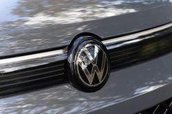 2026 Volkswagen Tiguan 200TSI eHybrid R-Line