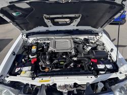 2009 Nissan Navara ST-R