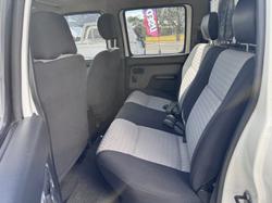 2009 Nissan Navara ST-R